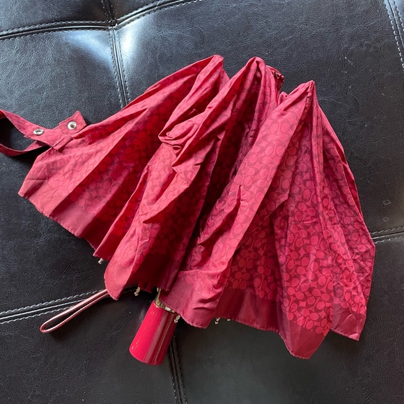 Red Coach Umbrella - Picture 6 of 6